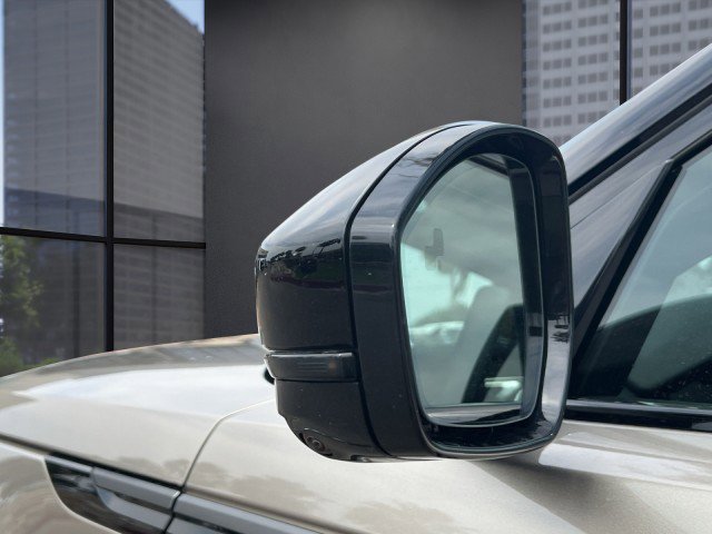 New 2026 Land Rover Range Rover Velar S image 10