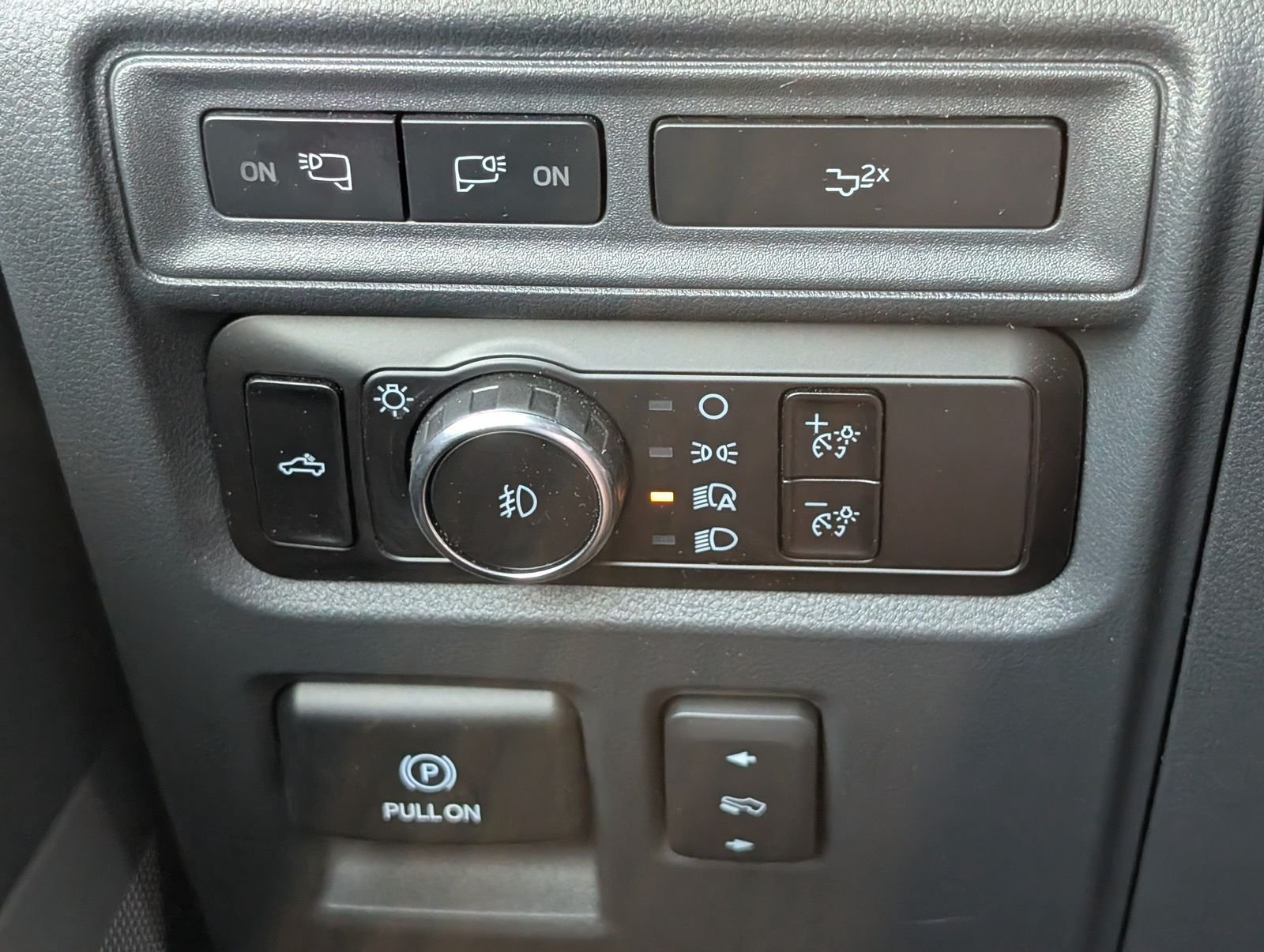 Used 2023 Ford F150 Lariat AWD/4WD image 27