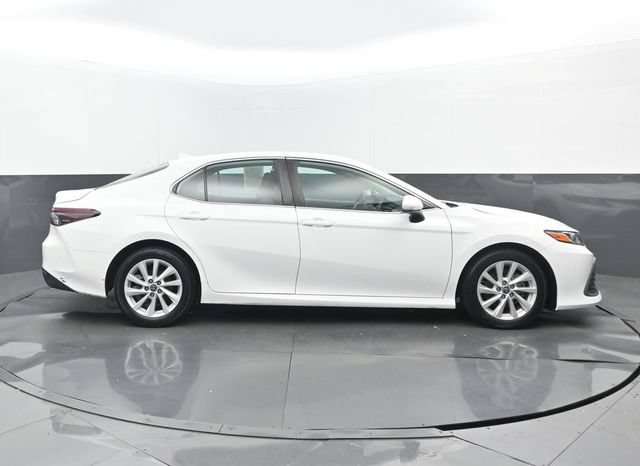 Used 2022 Toyota Camry LE FWD video 2