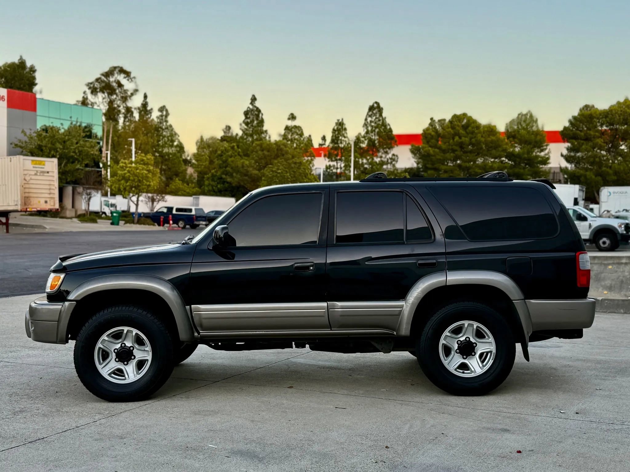 Used 1999 Toyota 4Runner Limited image 14