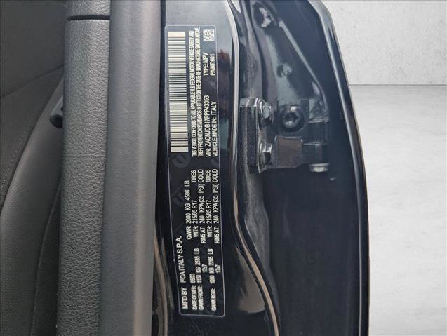 Used 2023 Jeep Renegade Latitude AWD/4WD image 16