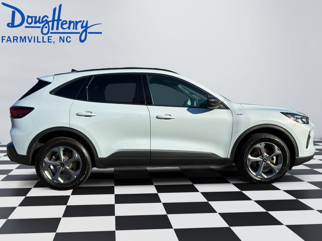 Used 2025 Ford Escape ST-Line AWD/4WD image 6