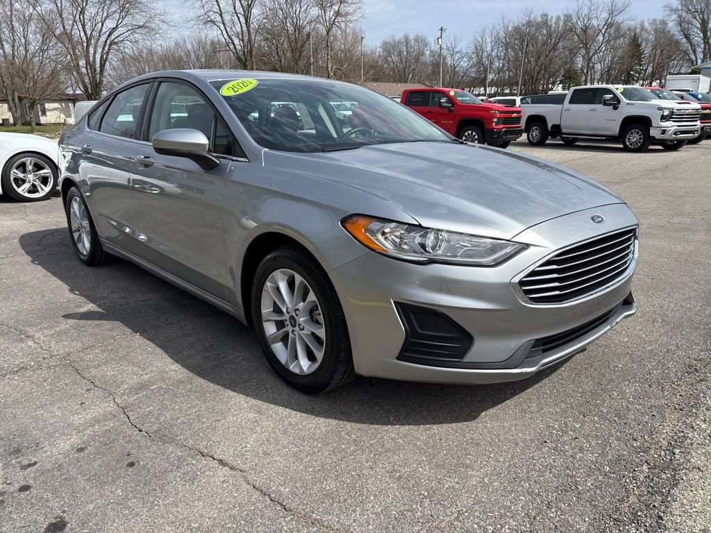Used 2020 Ford Fusion SE image 3