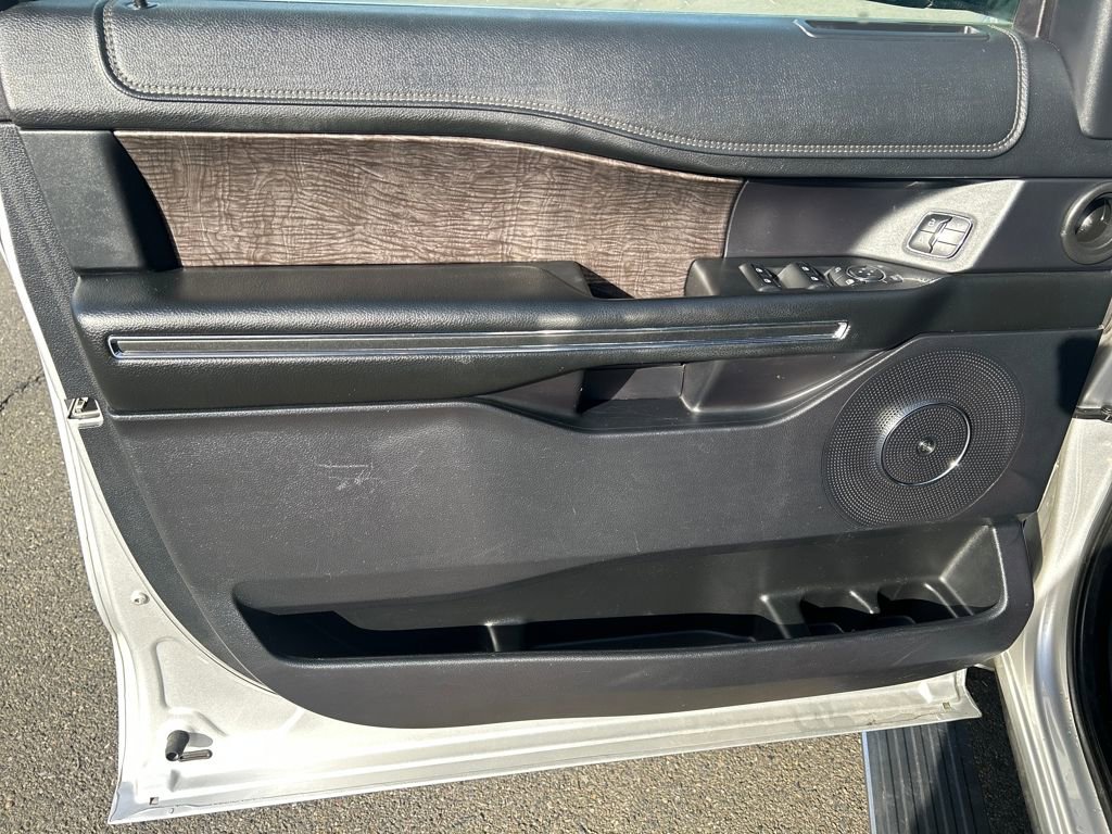Certified 2019 Ford Expedition Limited image 17