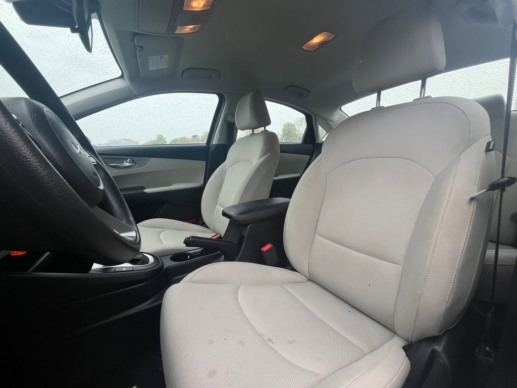 Used 2022 Kia Forte LXS FWD image 24