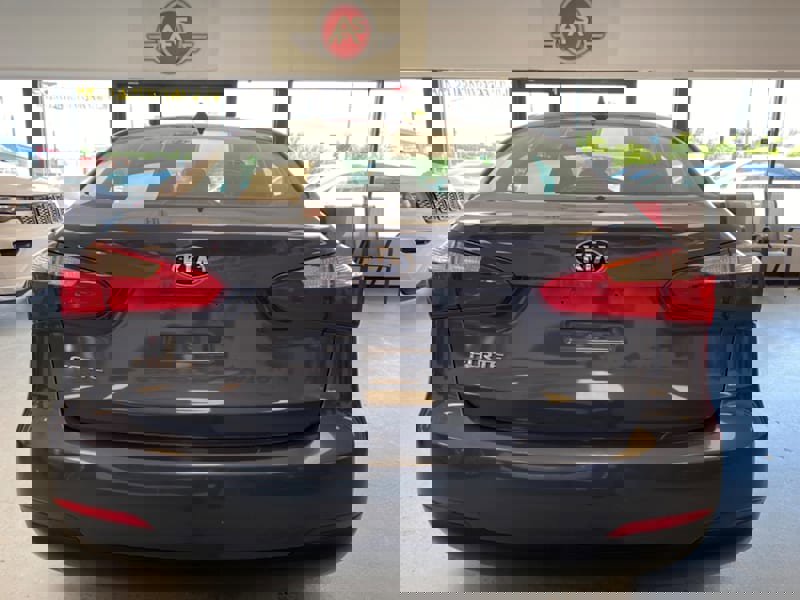 Used 2016 Kia Forte LX image 9