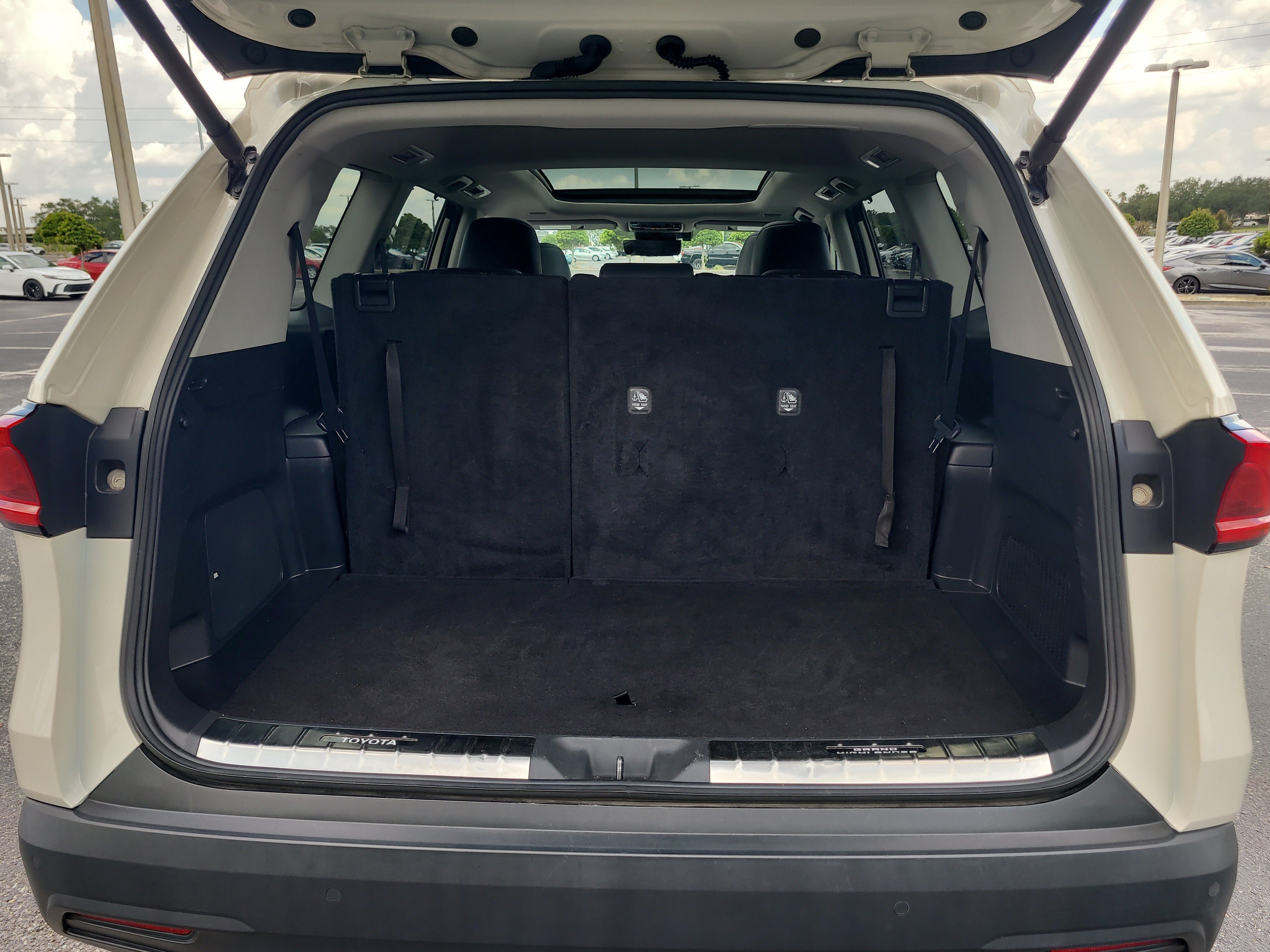 Certified 2024 Toyota Grand Highlander AWD image 11