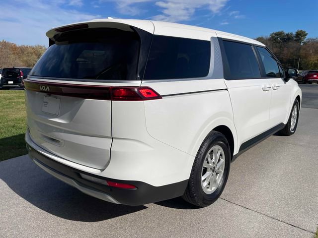 Used 2024 Kia Carnival LX FWD image 4