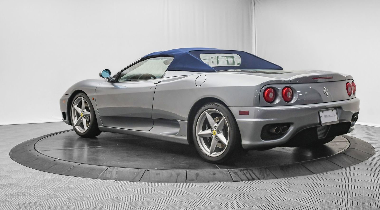 Used 2004 Ferrari 360 Spider RWD image 3