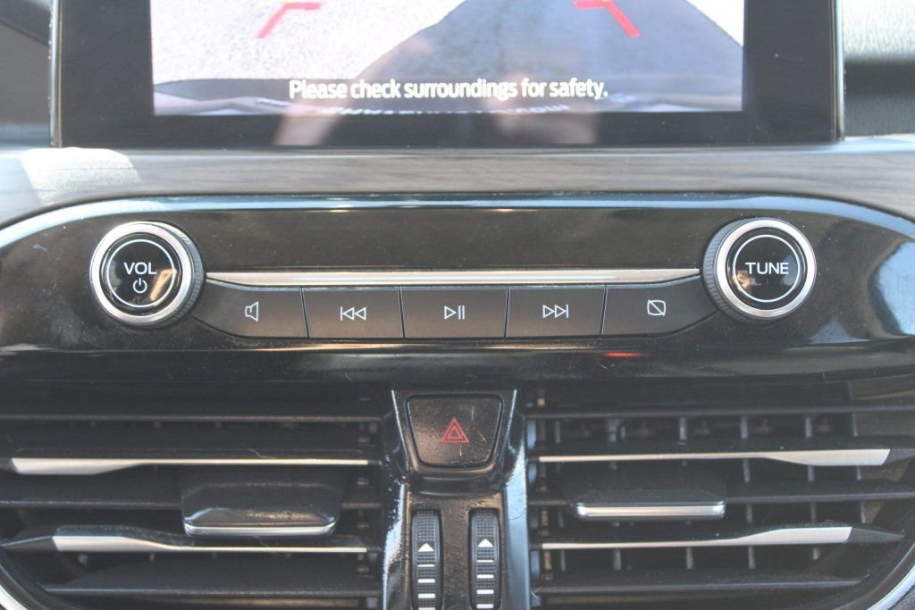 Used 2020 Ford Escape Titanium image 21