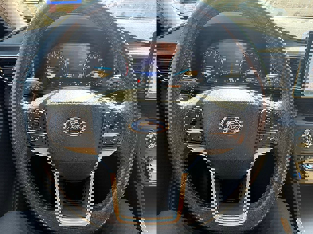 Used 2020 Ford Explorer Limited w/ Class III Trailer Tow Package RWD image 17