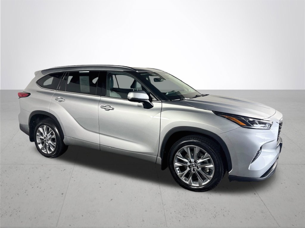 Used 2023 Toyota Highlander Limited AWD/4WD image 4