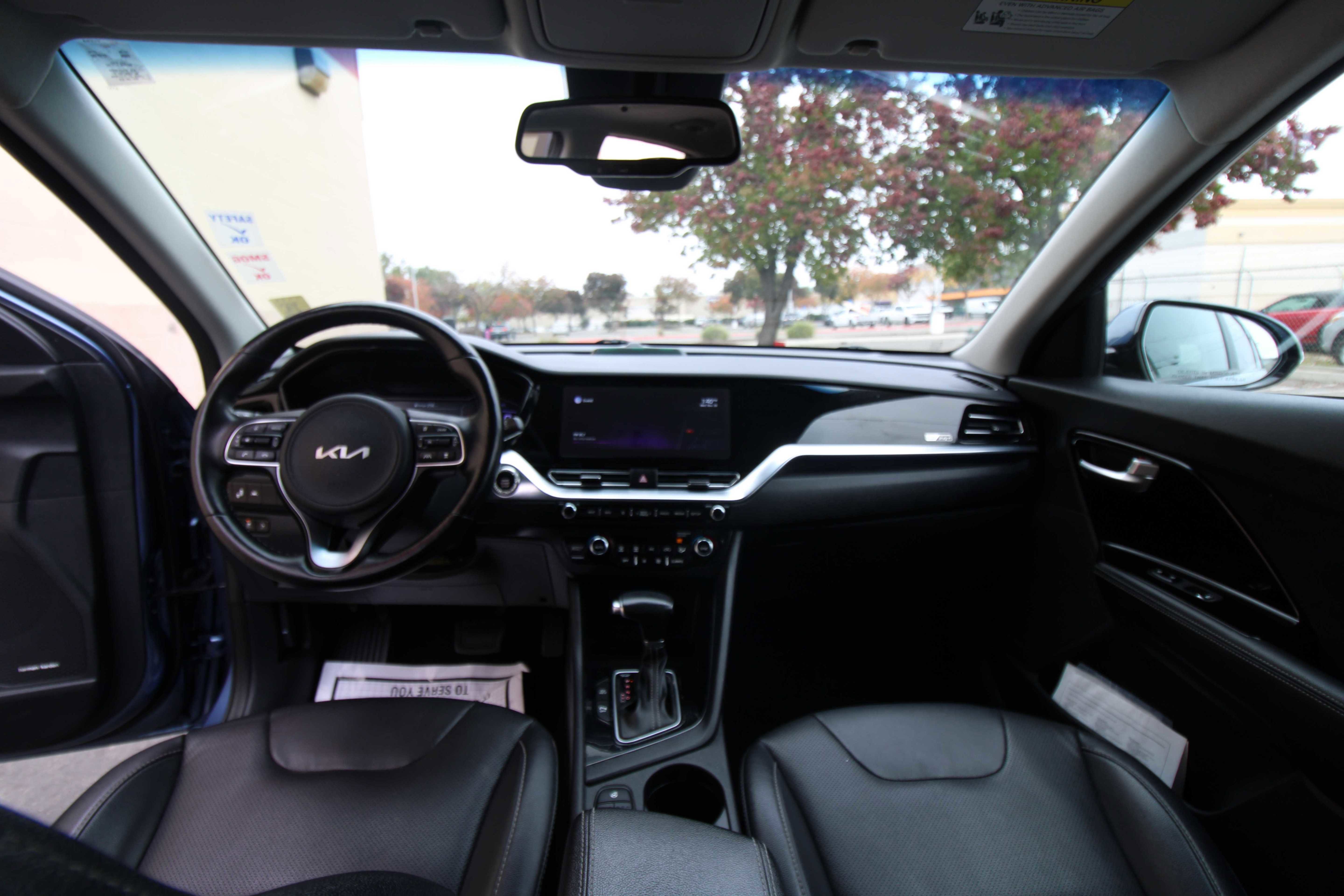 Used 2022 Kia Niro EX Premium image 18