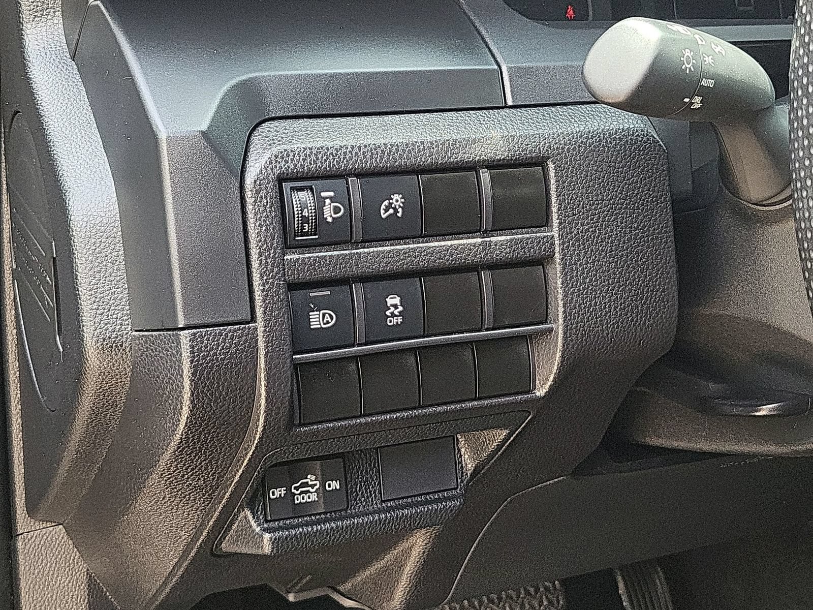 Used 2024 Toyota Tacoma SR AWD/4WD image 18