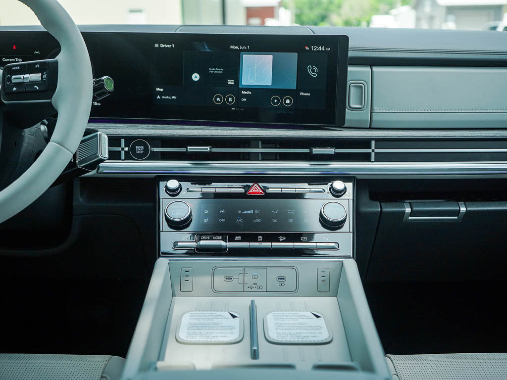 New 2026 Hyundai Santa Fe Limited AWD/4WD image 18