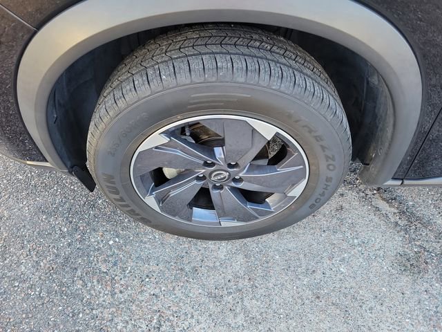 Used 2024 Nissan Rogue SV FWD image 6