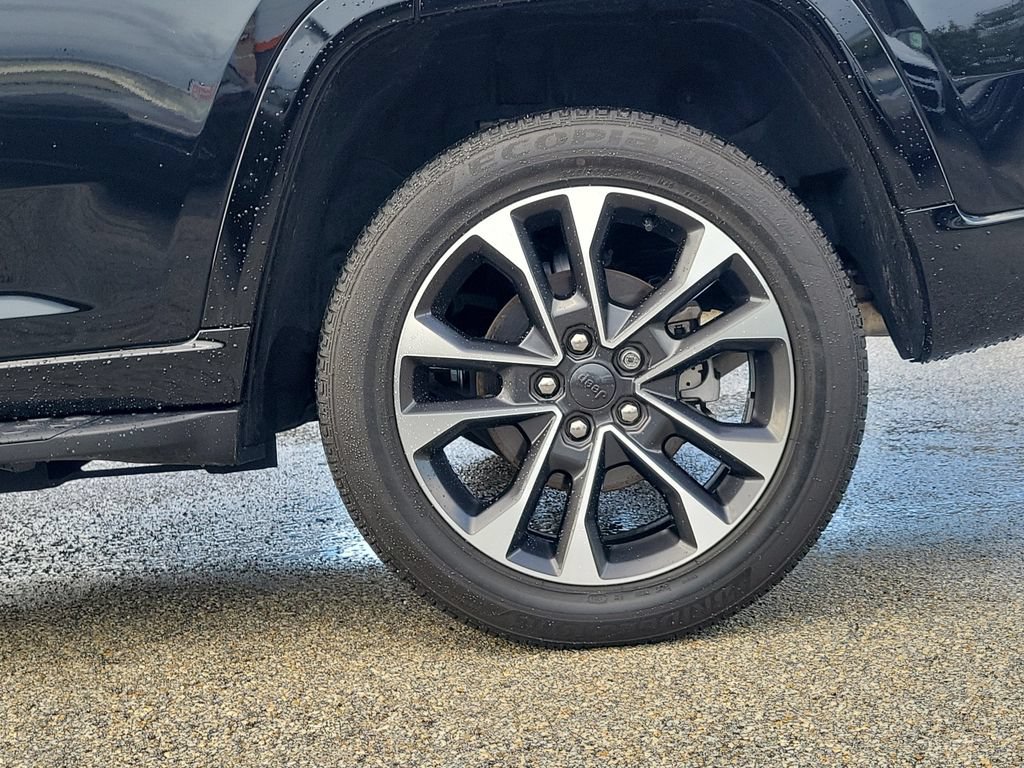Used 2023 Jeep Grand Cherokee Overland w/ Luxury Tech Group IV RWD image 5