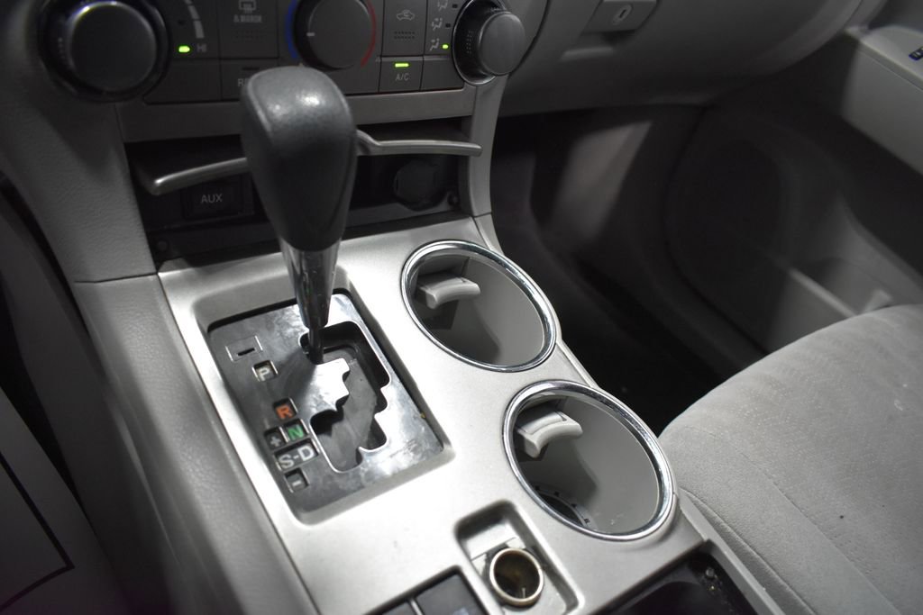 Used 2012 Toyota Highlander FWD w/ Cold Weather Pkg image 17