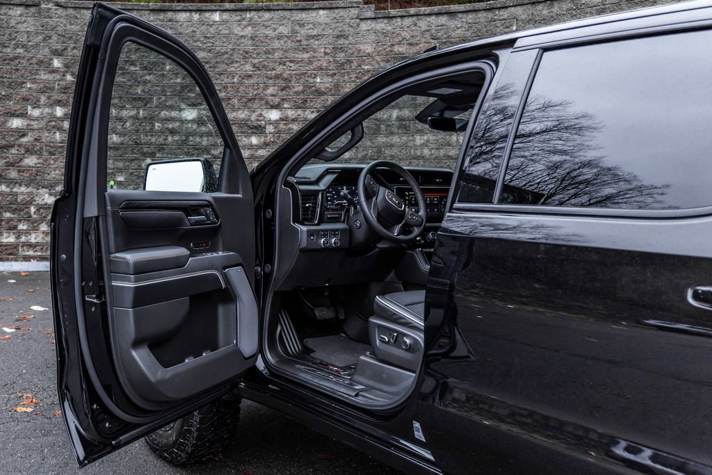 Used 2025 GMC Sierra 1500 AT4X image 23