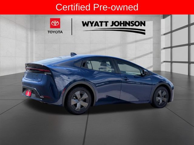 Certified 2025 Toyota Prius LE FWD image 8