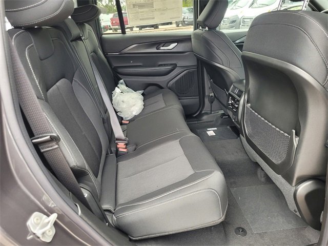 New 2025 Jeep Grand Cherokee Laredo image 14