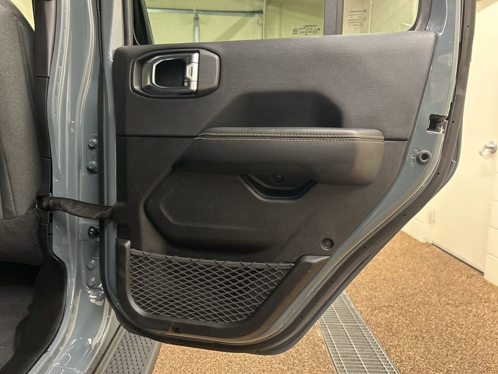 Used 2025 Jeep Wrangler Unlimited Sahara image 15