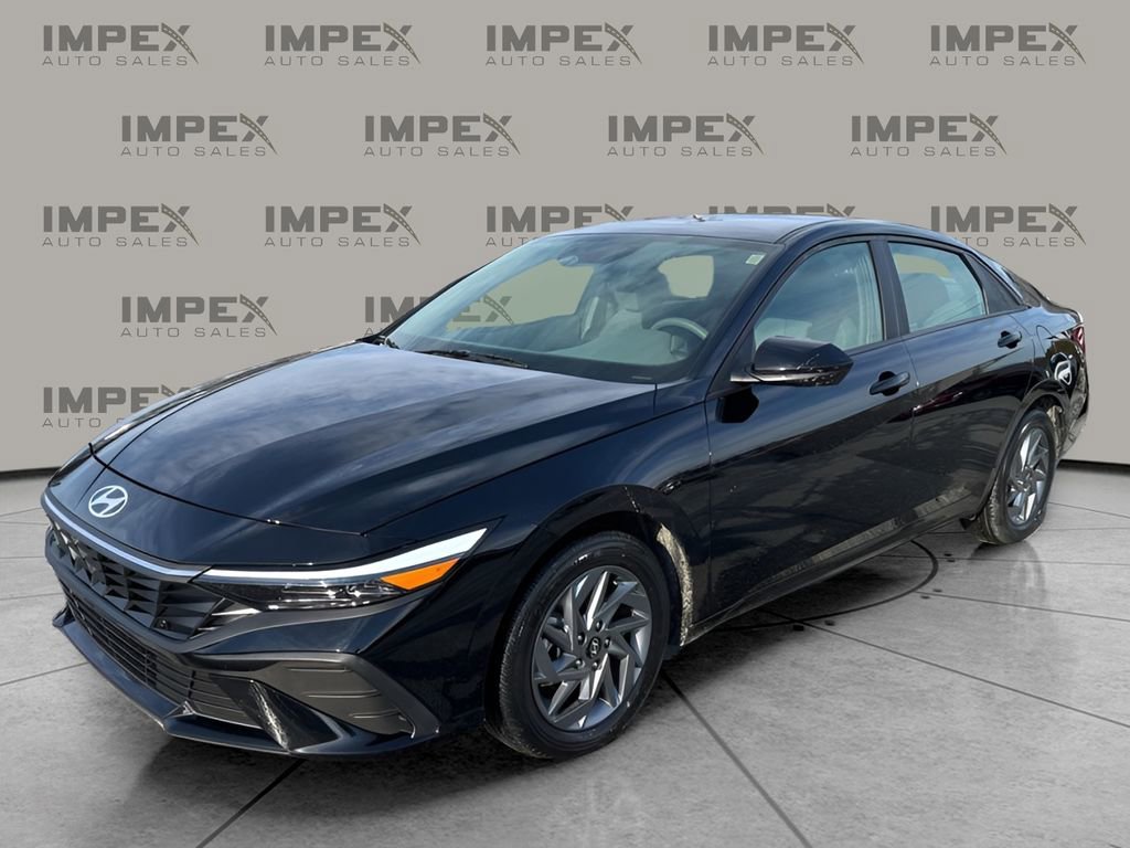 Used 2024 Hyundai Elantra SEL image 1