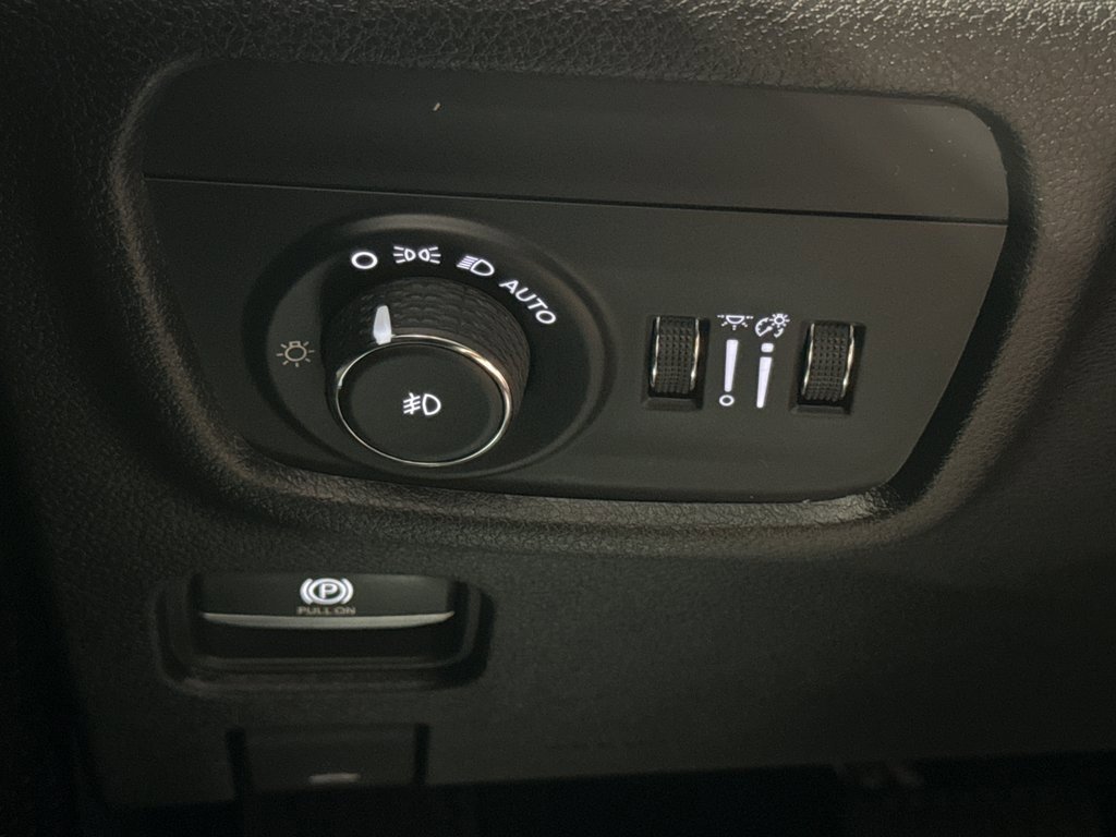 Used 2023 Jeep Grand Cherokee L Limited image 38