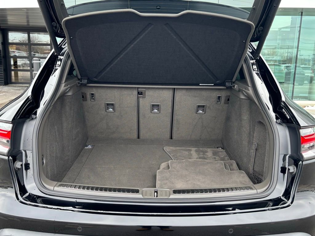 Certified 2026 Porsche Macan image 29