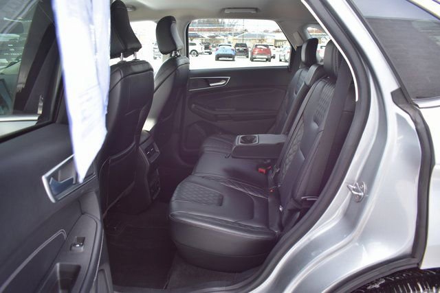 Used 2024 Ford Edge Titanium image 33