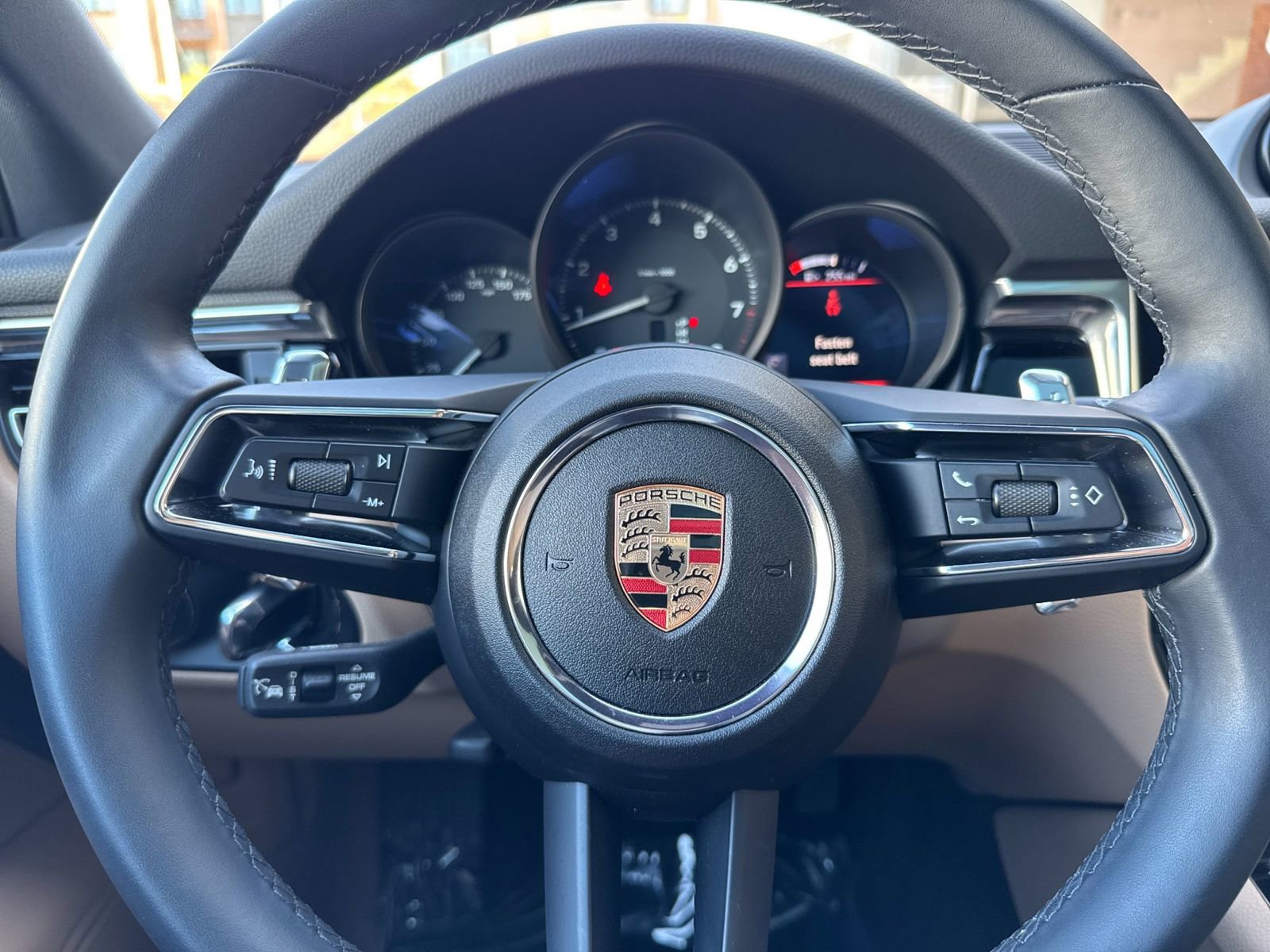 Certified 2025 Porsche Macan image 26