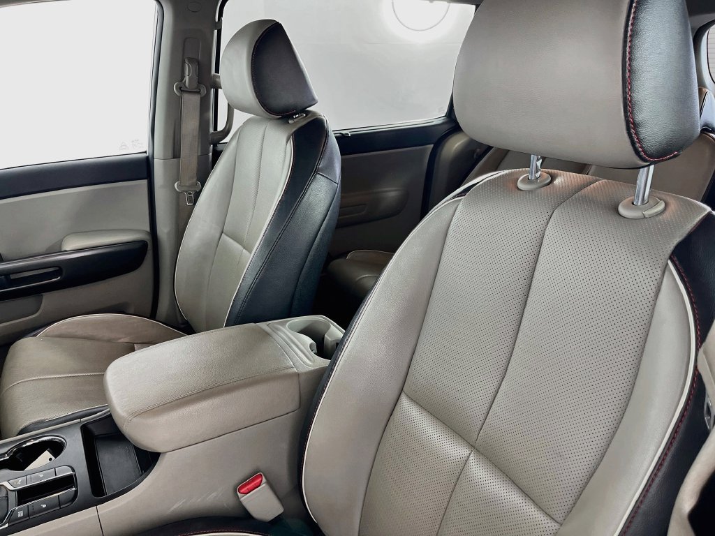 Used 2021 Kia Sedona EX FWD image 26