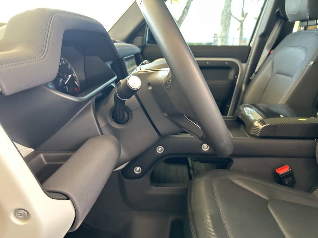 Used 2023 Land Rover Defender 110 X-Dynamic SE image 58