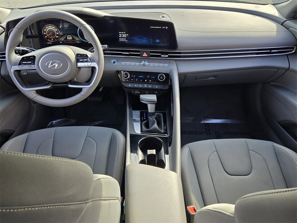 Certified 2023 Hyundai Elantra SEL w/ Convenience Package image 12
