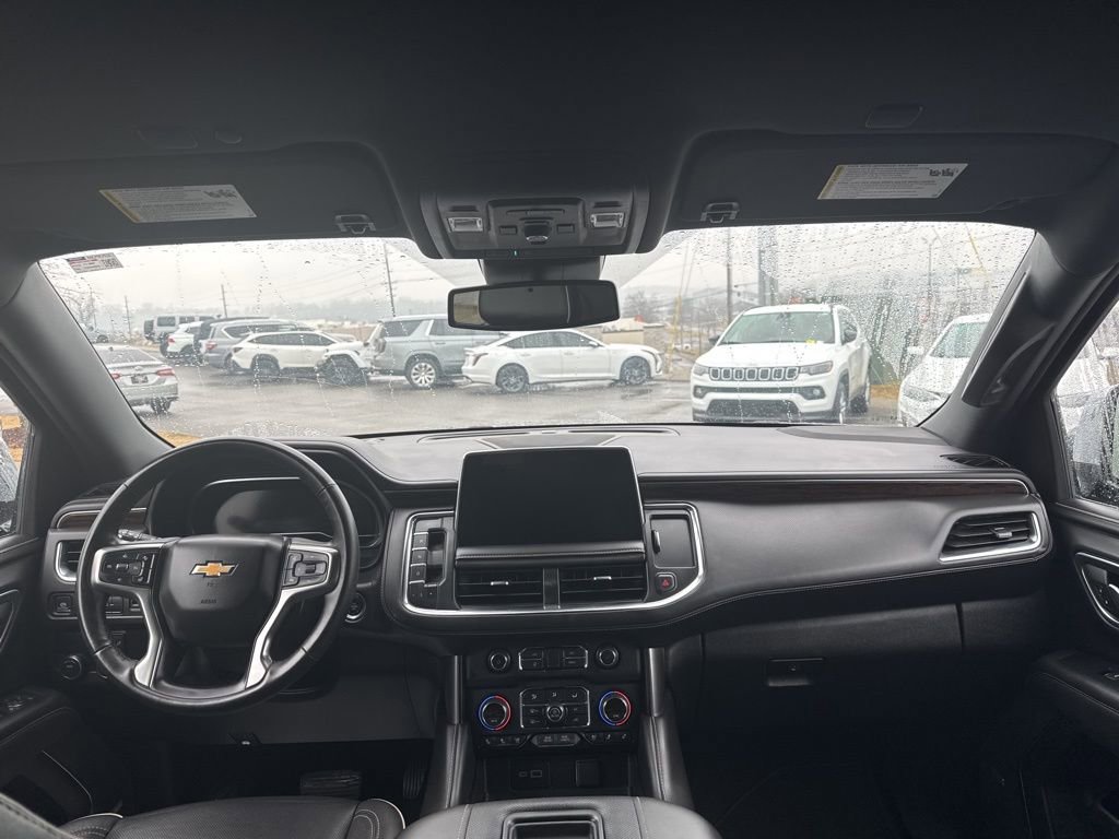 Used 2023 Chevrolet Suburban Premier image 25