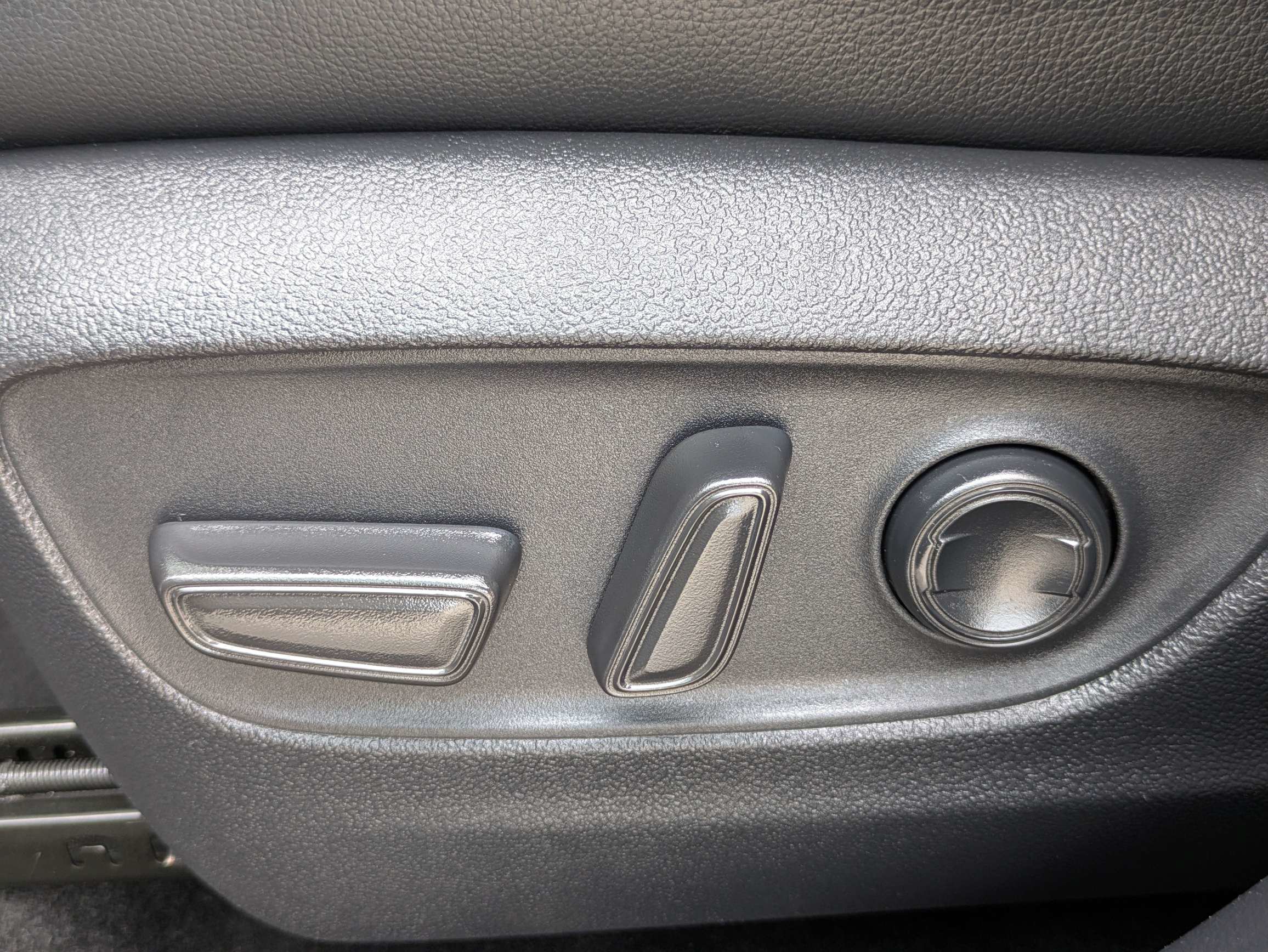 Used 2023 Toyota Highlander XLE FWD image 20