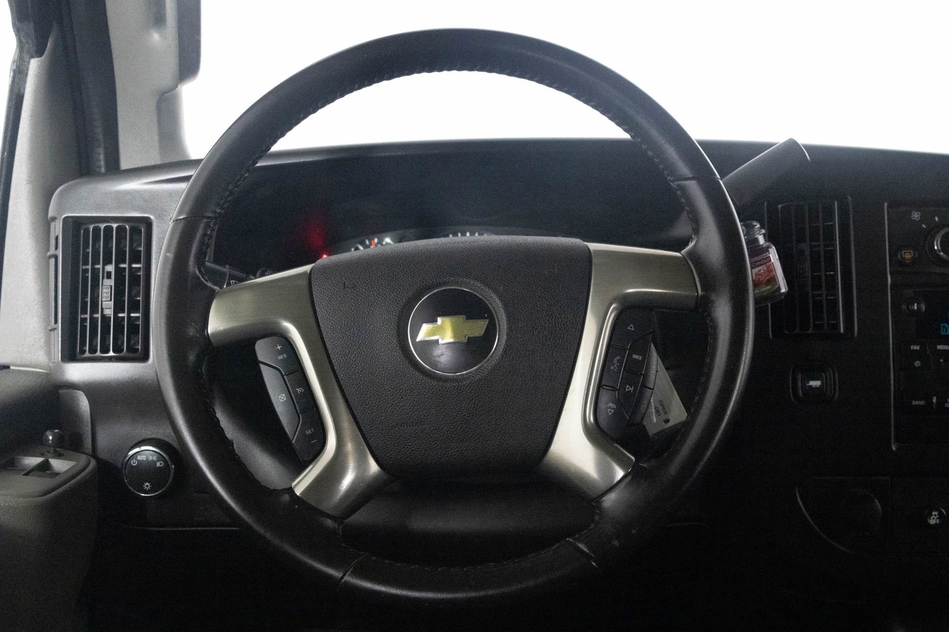 Used 2018 Chevrolet Express 3500 LT w/ LT Preferred Equipment Group image 27