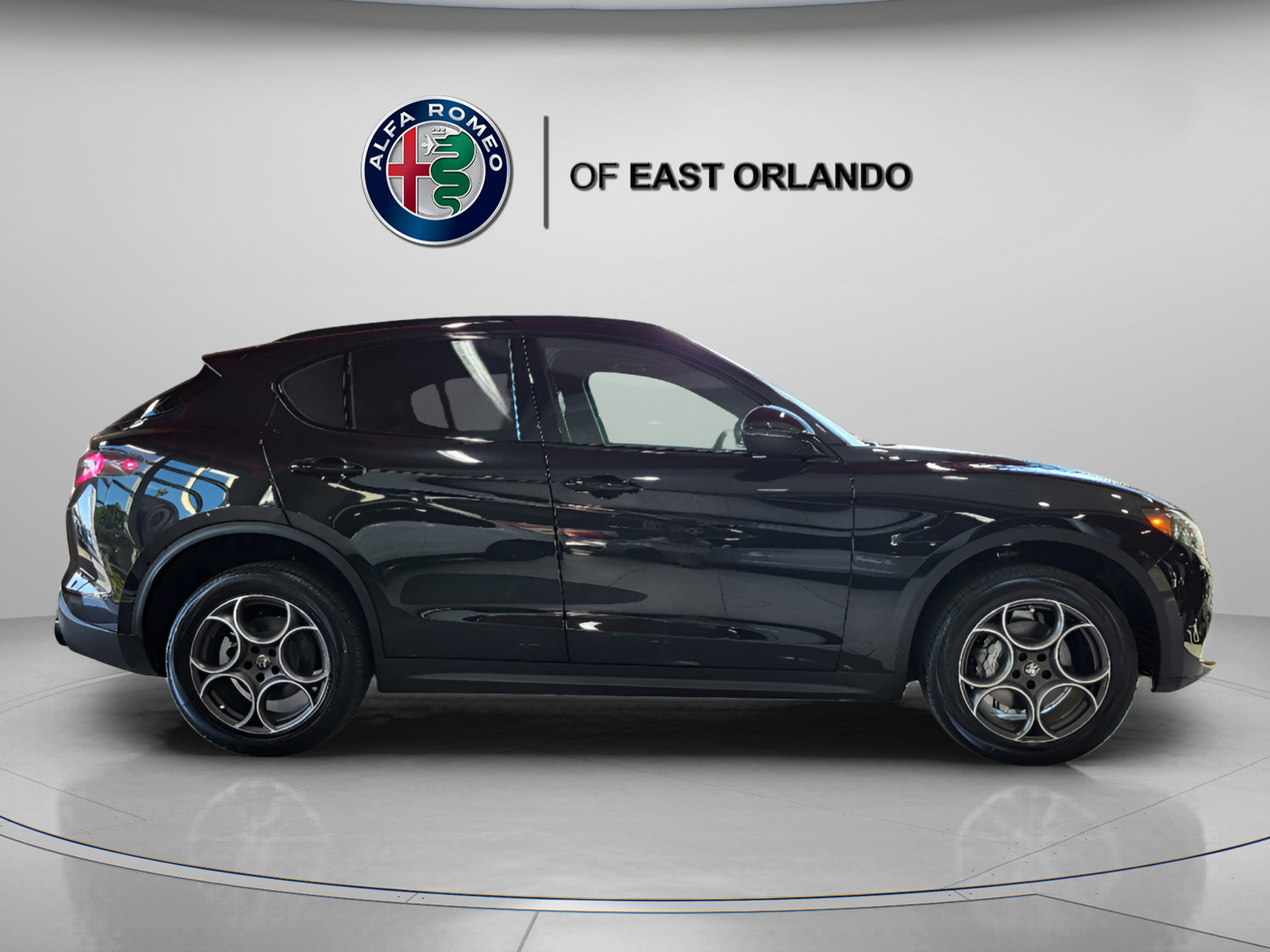 New 2025 Alfa Romeo Stelvio Sprint AWD/4WD image 9