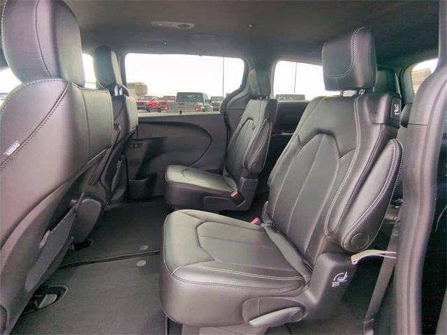 New 2026 Chrysler Voyager LX image 17