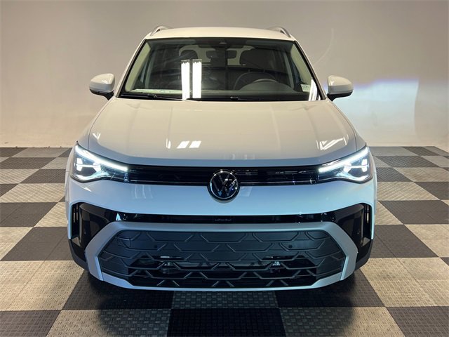 New 2026 Volkswagen Taos SE image 2