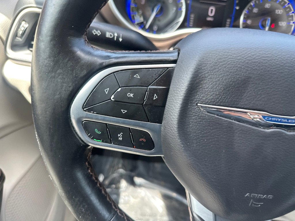 Used 2019 Chrysler Pacifica Touring-L image 24