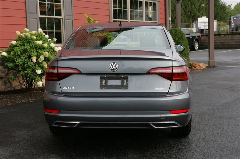 Used 2019 Volkswagen Jetta R-Line FWD image 5