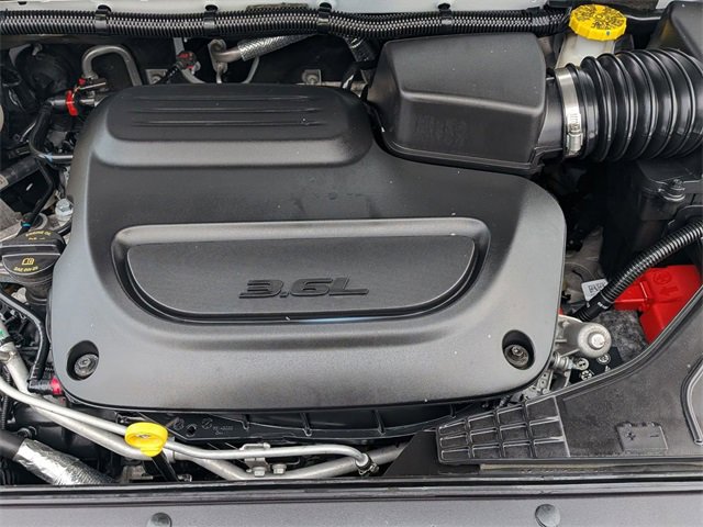 Used 2024 Chrysler Pacifica Touring-L image 32