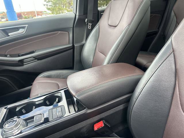 Used 2020 Ford Edge Titanium w/ Equipment Group 301A AWD/4WD image 45
