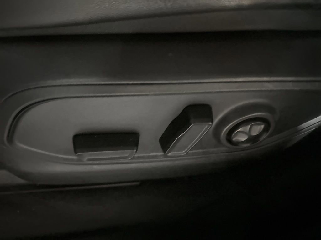Used 2023 Jeep Grand Cherokee 4WD 4xe image 40