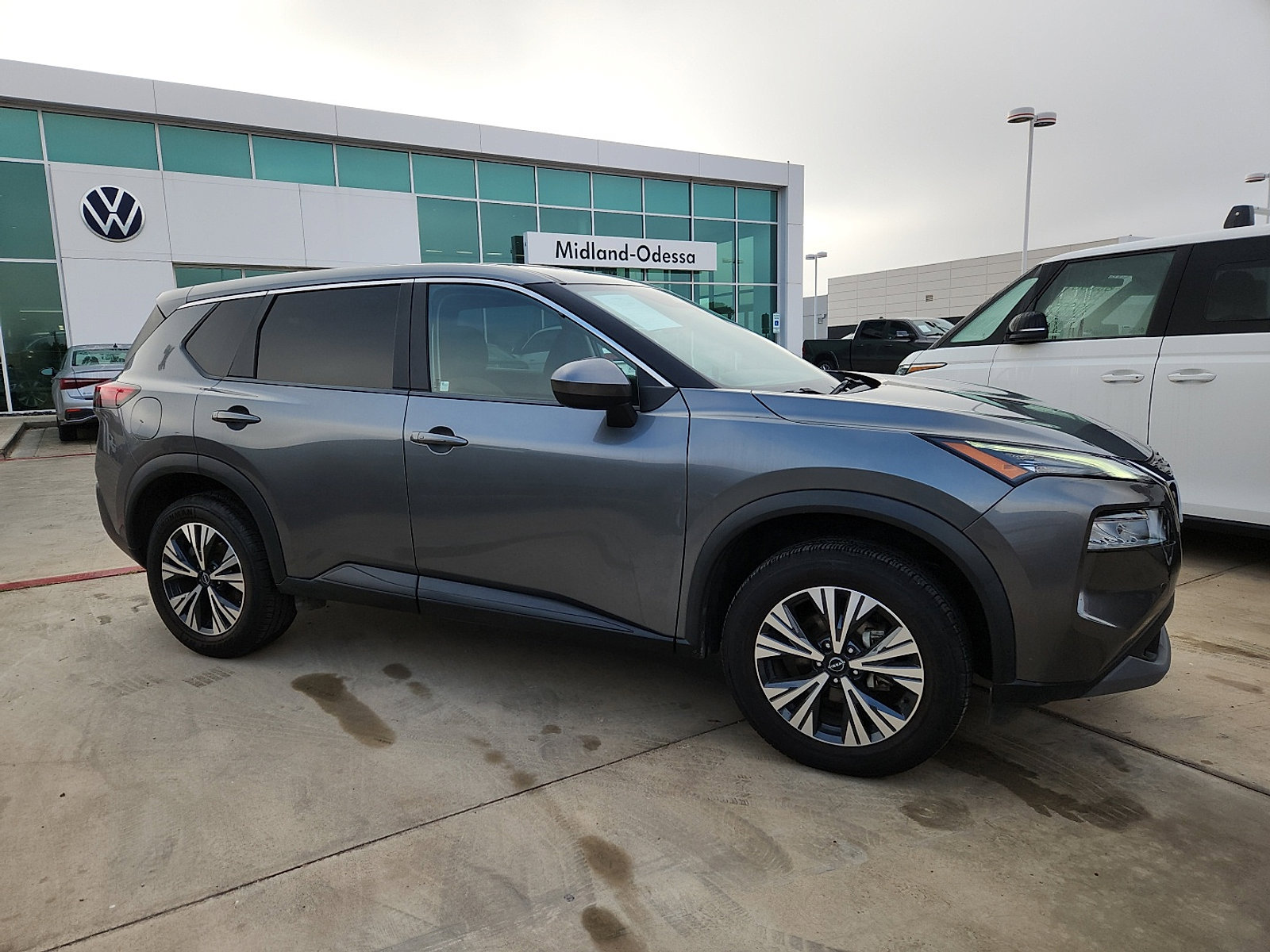 Used 2023 Nissan Rogue SV image 8