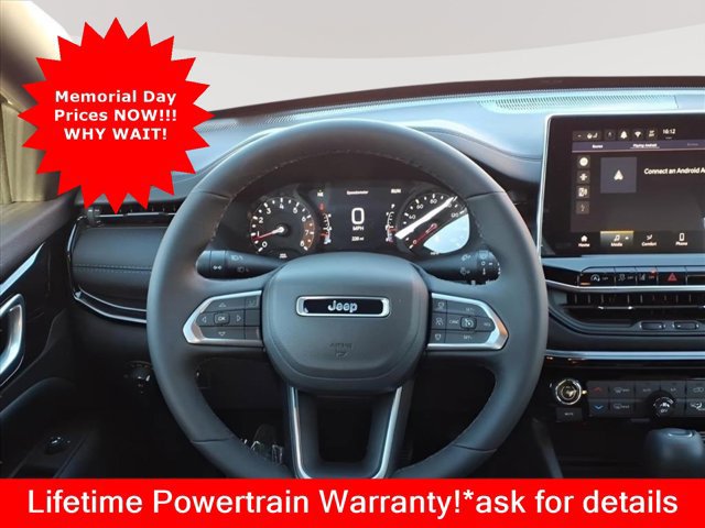 New 2025 Jeep Compass Latitude w/ Convenience Group AWD/4WD image 11