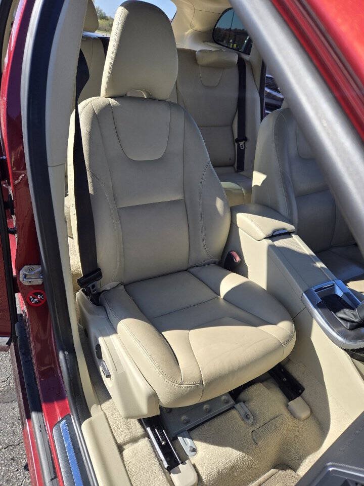 Used 2015 Volvo XC60 T5 AWD/4WD image 14