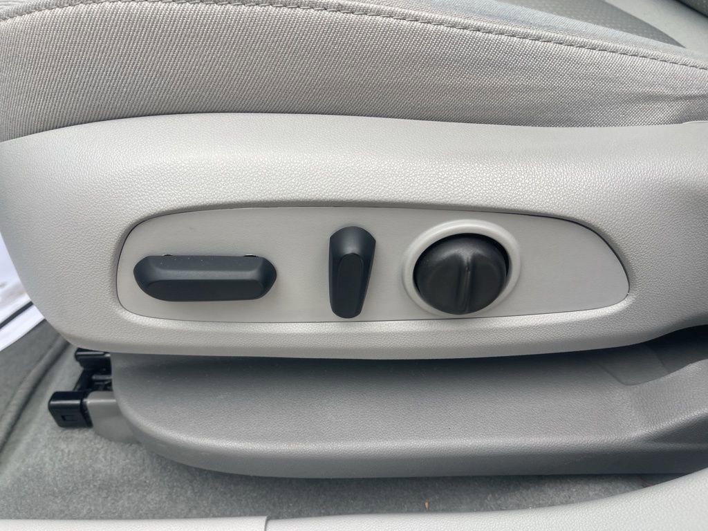 Certified 2023 GMC Acadia SLE w/ Driver Convenience Package image 22