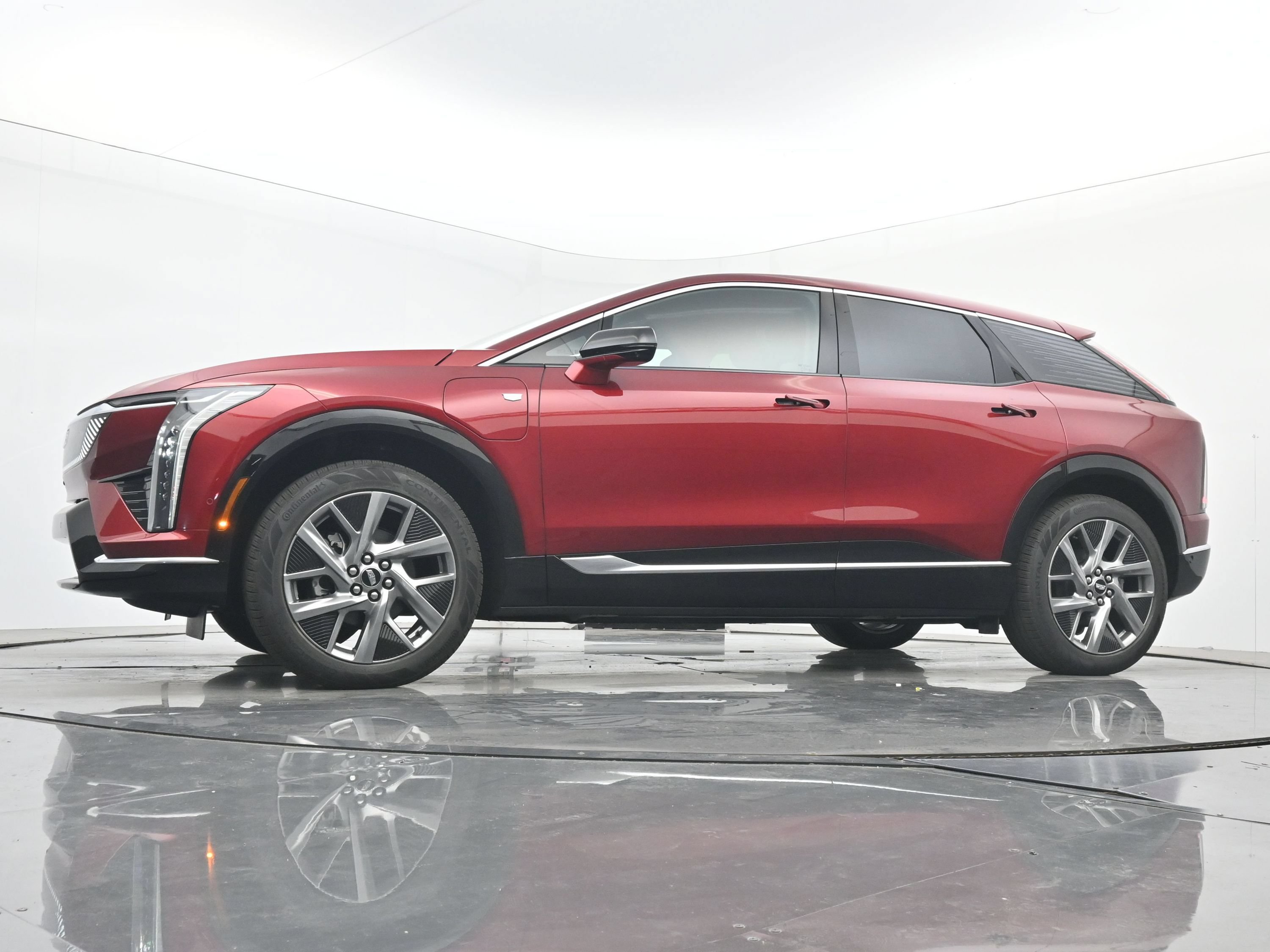 New 2026 Cadillac Optiq Luxury 1 w/ LPO, Floor Liner Package AWD/4WD image 16